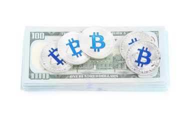 Kripto para birimi. Bitcoins ve dolar banknotları beyaz, üst görünüm izole