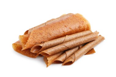 Lezzetli meyveli börekler beyazda izole edilmiş