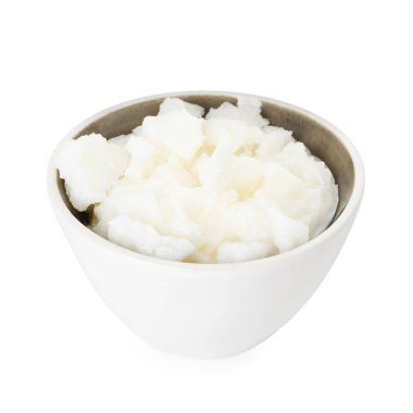 Shea yağı üzerinde beyaz izole kase