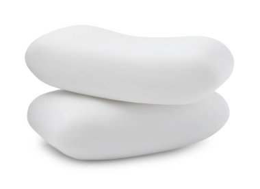 Beyaza izole edilmiş iki sabun çubuğu. Kişisel temizlik.