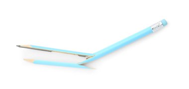 Kırık bir grafit kalem beyaz, üst görünümde izole