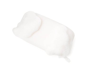 Köpüklü sabun çubuğu beyaz üzerine izole edilmiş.