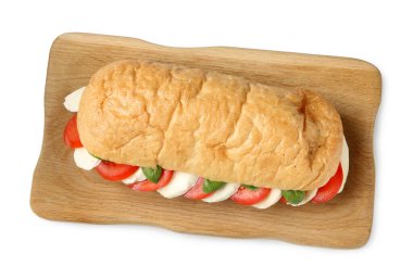 Mozarella peynirli, domatesli ve fesleğenli lezzetli sandviç.