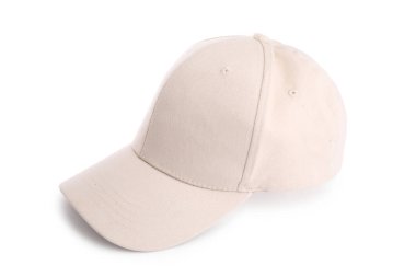 Beyazda izole edilmiş bej bir beyzbol şapkası.