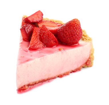 Beyaz üzerine izole edilmiş çilek ve soslu lezzetli bir cheesecake.