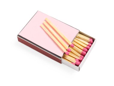 Kibrit ve pembe kutu beyaz üzerine izole