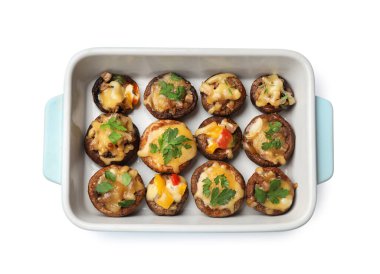 Beyaz tencereye izole edilmiş mantar dolması.