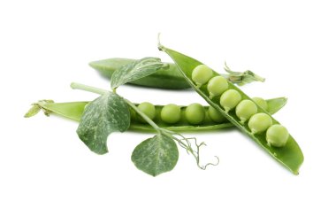 Kabuklu taze bezelyeler ve beyaz filizler.