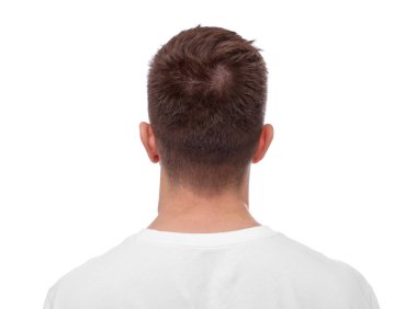 Beyaz arka planda kahverengi saçlı adam.