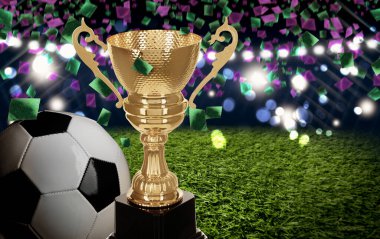 Futbol şampiyonası. Stadyumda düşen konfeti altında parlak altın kupa ve futbol topu, pankart tasarımı