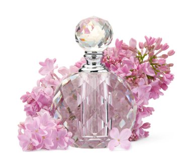 Parfüm ve güzel leylak çiçekleri beyaza izole edilmiş.