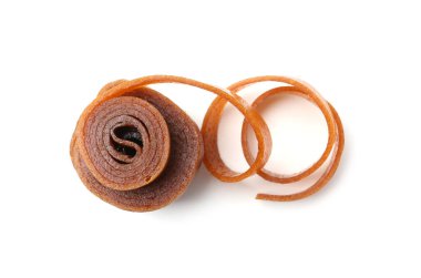 Beyaz arka planda nefis meyve dürümleri, üst manzara.