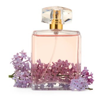 Parfüm ve güzel leylak çiçekleri beyaza izole edilmiş.