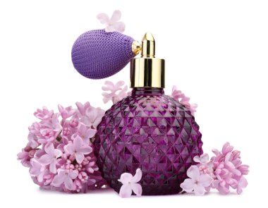 Parfüm ve güzel leylak çiçekleri beyaza izole edilmiş.