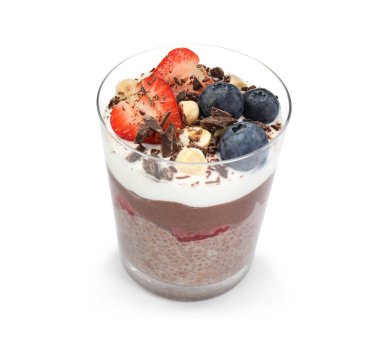 Chia tohumlu, fındıklı ve böğürtlenli leziz çikolatalı puding.