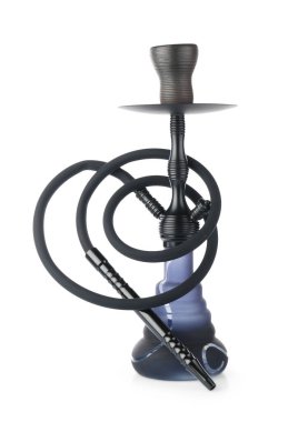 Bir siyah geleneksel nargile, beyazda izole edilmiş.