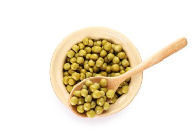 Kabın içinde bezelye turşusu, beyaz, üst görünümde izole.