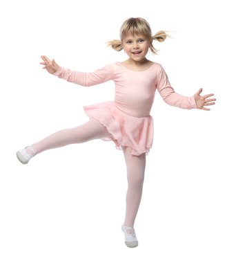 sevimli küçük kız beyaz arka plan üzerinde dans