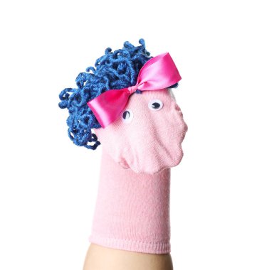 Beyaz arka planda sergilenecek şirin çorap kuklası