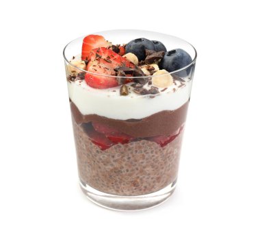 Chia tohumlu, fındıklı ve böğürtlenli leziz çikolatalı puding.