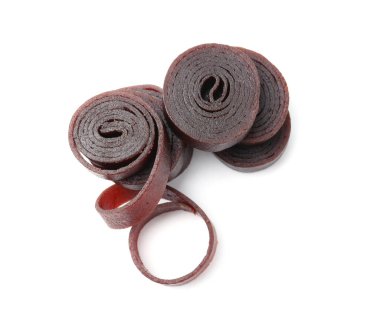 Beyaz arka planda nefis meyve dürümleri, üst manzara.