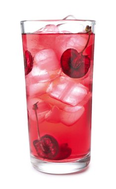 Buzlu ve böğürtlenli vişneli soda.