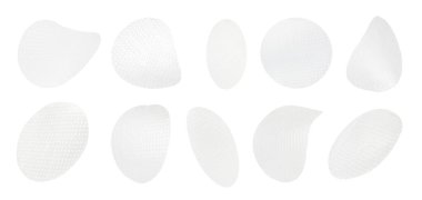 Beyaz üzerine izole edilmiş yenilebilir pirinç kağıtları.