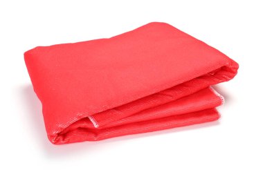 Bir katlanmış plaj havlusu beyaza izole edilmiş.