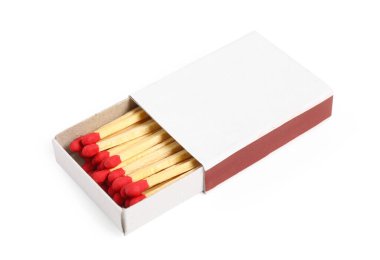 Kutudaki kibritler beyaza izole edilmiş. Tasarım için model