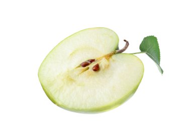 Beyaz yapraklı taze elmanın yarısı