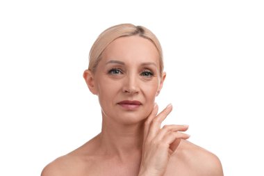 Beyaz arka planda güzel bir kadının portresi