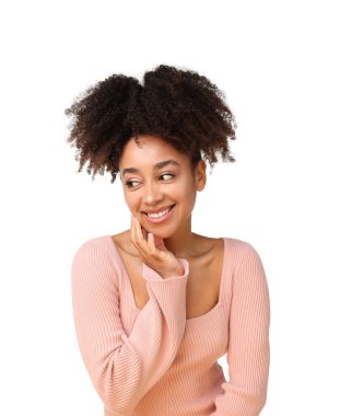 Beyaz arka planda güzel Brezilyalı kadın portresi