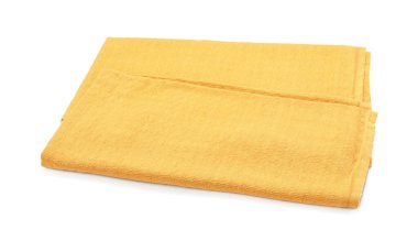 Bir sarı plaj havlusu beyaz üzerine izole edilmiş
