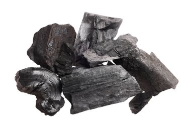 Siyah kömür parçaları beyaza izole edilmiş, üst manzara