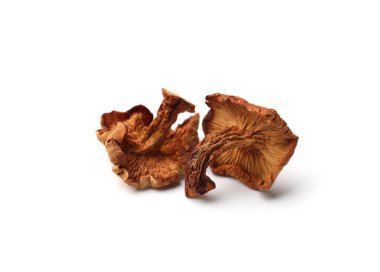 Kurumuş mantarların çoğu beyazda izole edilmiş.