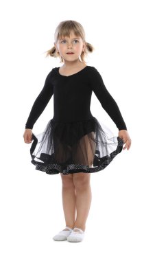 sevimli küçük kız beyaz arka plan üzerinde dans