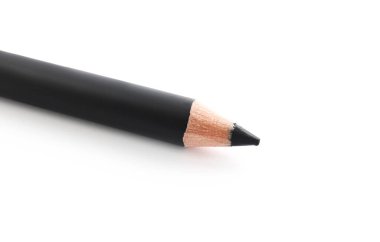 Bir siyah kaş kalemi beyaza izole edilmiş.