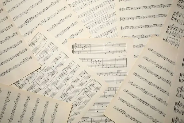 Arkaplan olarak notaları olan sayfaları, üst görünüm