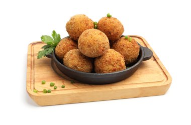 Taze soğanlı ve beyaz maydanozlu kızarmış köfteler.