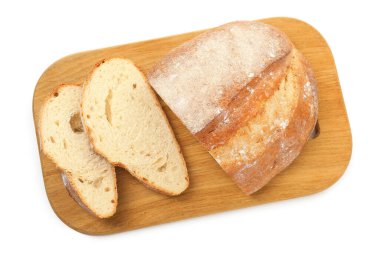 Taze ekmek parçaları beyaza izole edilmiş, üst manzara