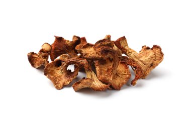 Kurumuş mantarların çoğu beyazda izole edilmiş.