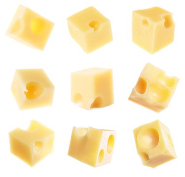 Beyaz arka planda taze peynir küpleri, kolaj