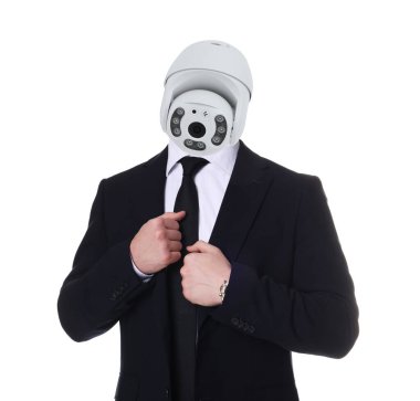 Beyaz arka planda kafası yerine kapalı devre kameralı bir iş adamı.