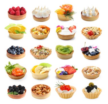 Farklı dolgularla bembeyaz yapılmış turtalar.