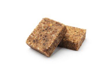 Beyaz üzerine izole edilmiş iki aromatik bulut kübü.