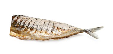 Beyaza izole edilmiş lezzetli bir kızarmış uskumru. Ev yapımı deniz ürünleri yemeği.