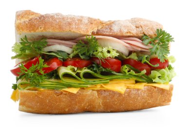 Jambonlu, peynirli ve sebzeli baget sandviç.
