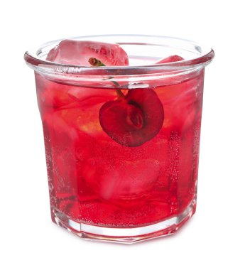 Buzlu ve böğürtlenli vişneli soda.