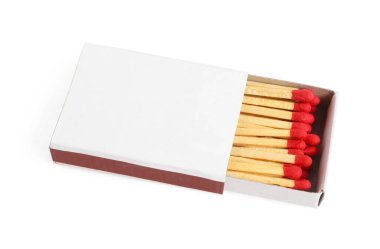 Kutudaki kibritler beyaza izole edilmiş. Tasarım için model