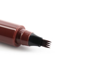 Bir adet sıvı kaş kalemi beyaza izole edilmiş.